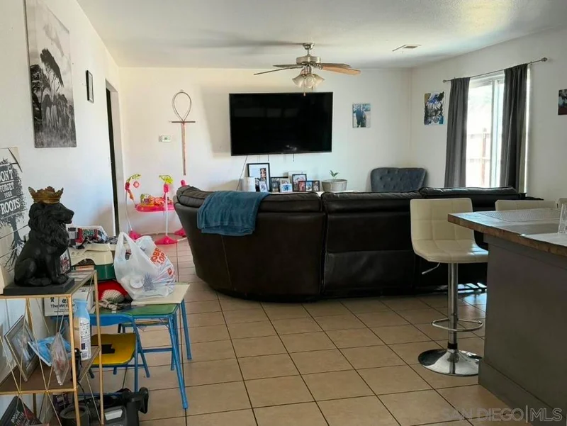 840 Drysdale Way photo 2