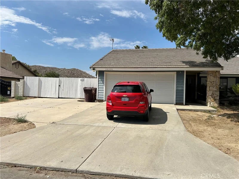 28224 Bay Avenue photo 2
