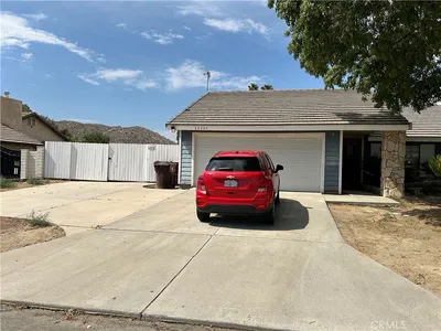 28224 Bay Avenue photo 2