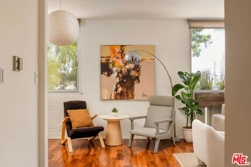 Photo 2 of 4455 Los Feliz Boulevard 207