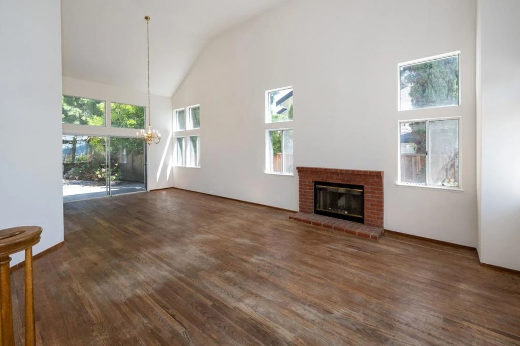 Interior 4
