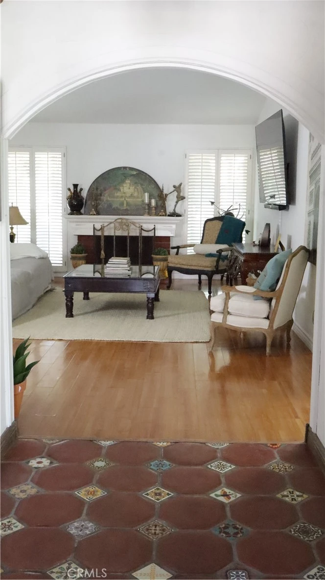 Interior 2