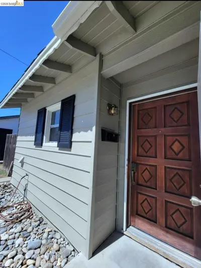 2120 Knox Ave photo 2