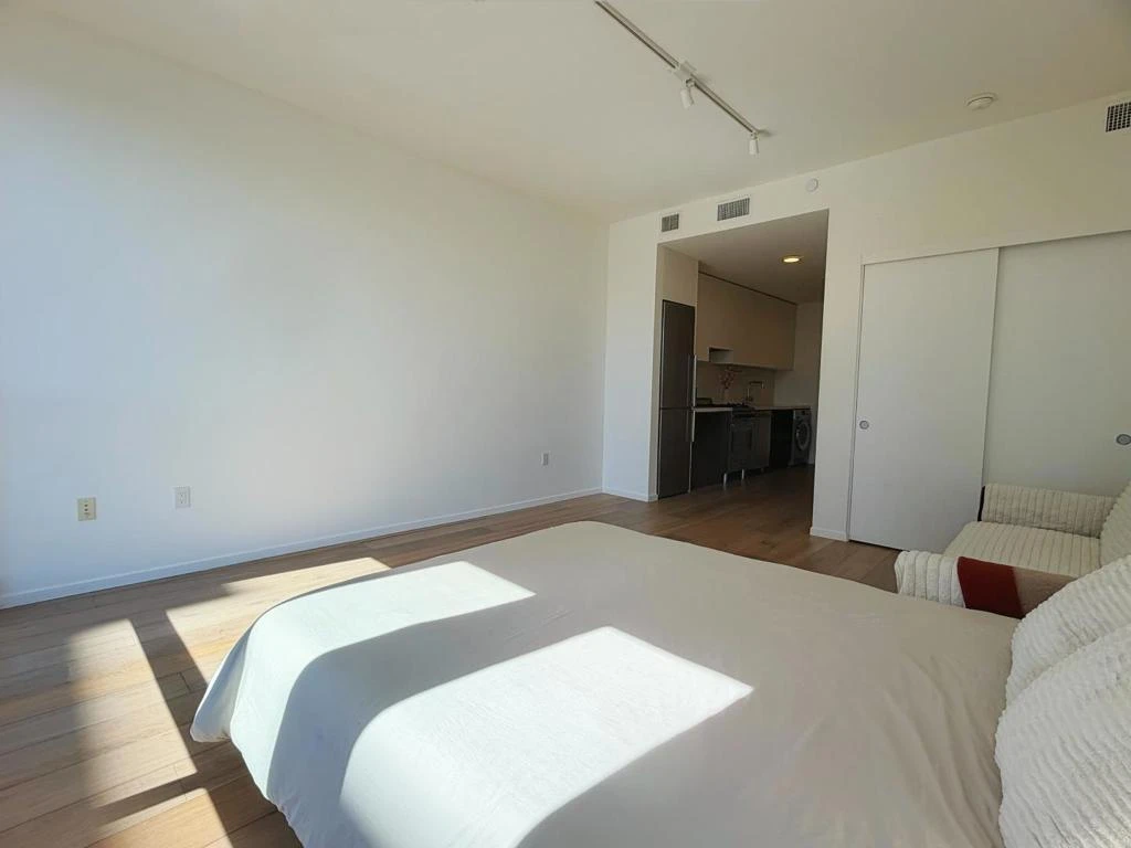Interior 3