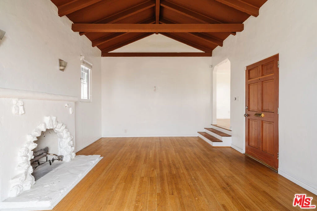 Interior 3