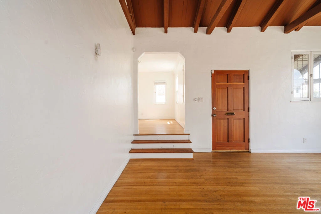 Interior 4