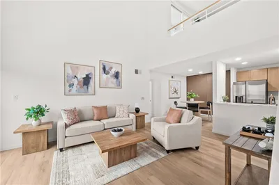 433 E Tamarack 149