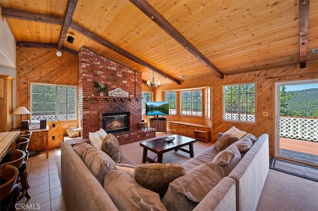 Interior 4