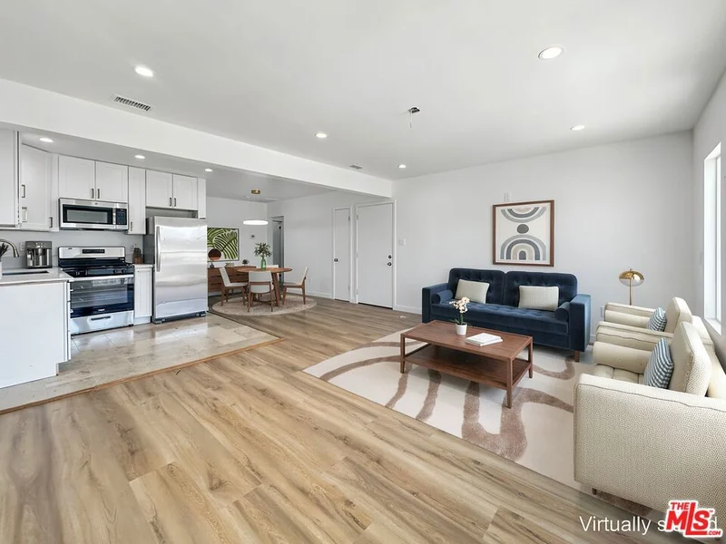 346 W Hardy Street 1