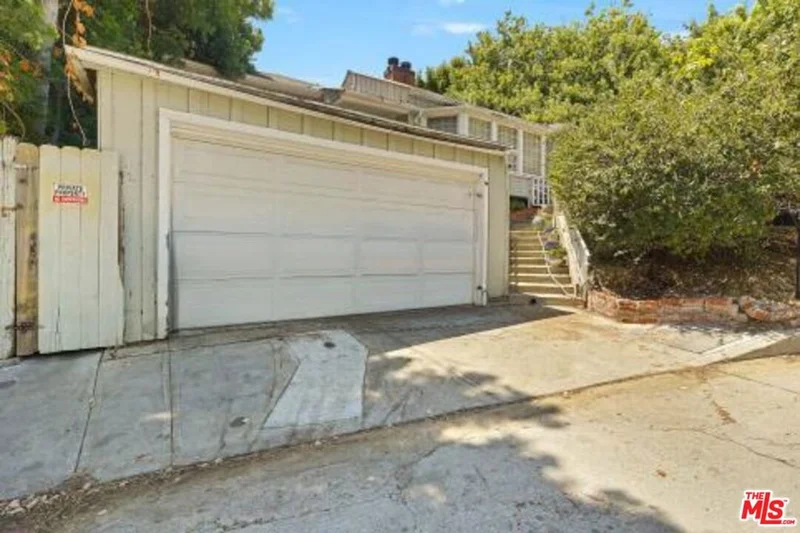 Photo 2 of 11662 Laurelwood Drive
