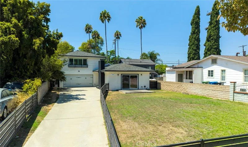 Photo 2 of 3338 Perlita Avenue