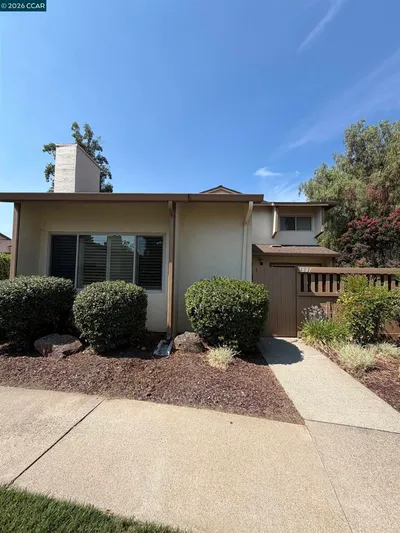 1881 Olmo Way photo 2