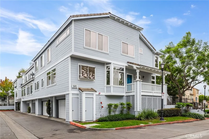 581 N Pageant