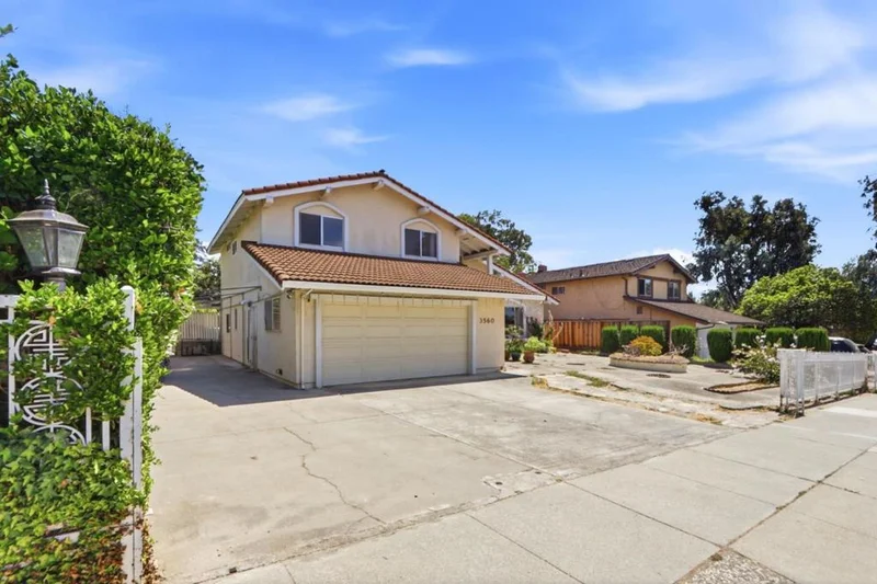 Photo 2 of 3560 Eastridge Drive