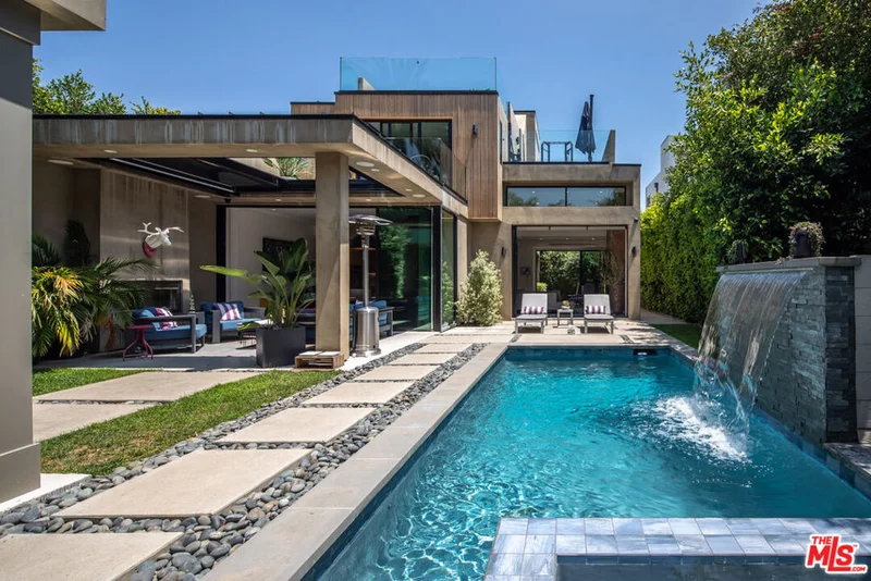 631 N Curson Avenue