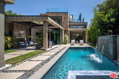 631 N Curson Avenue