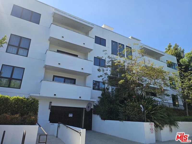 853 S Lucerne Boulevard 206