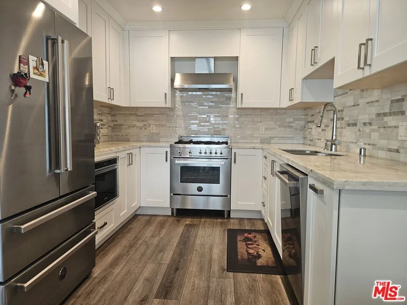 853 S Lucerne Boulevard 206 photo 2