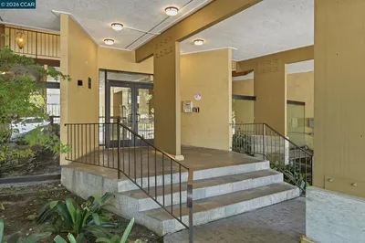1087 Murrieta Blvd 330 photo 2