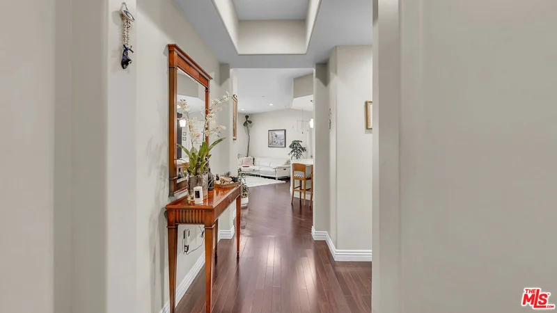 Photo 2 of 611 Caruso Avenue