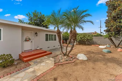 665 Foy Ln photo 2