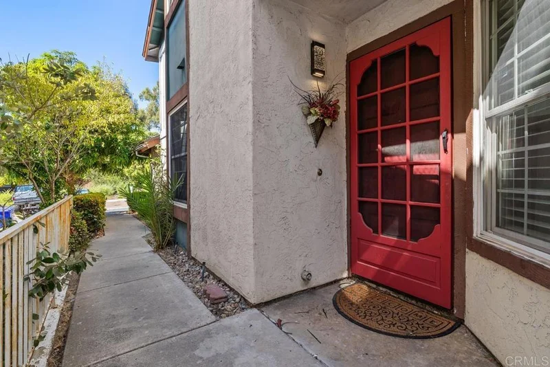Photo 2 of 1135 Manzana Way