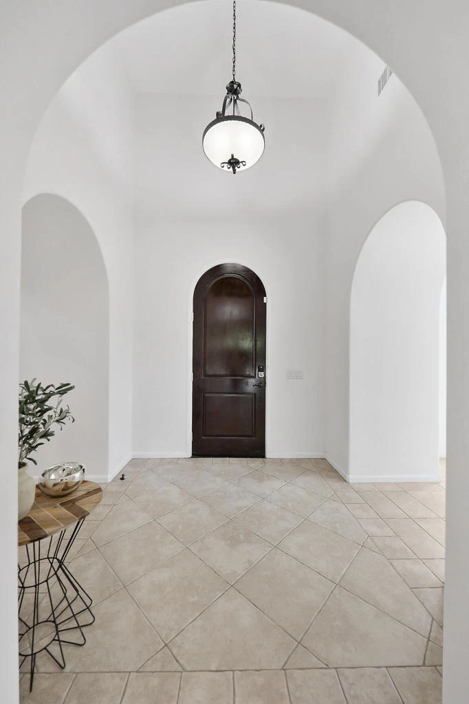 Interior 3