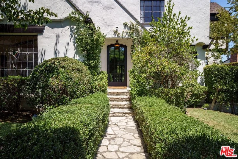 3623 Shannon Road photo 2