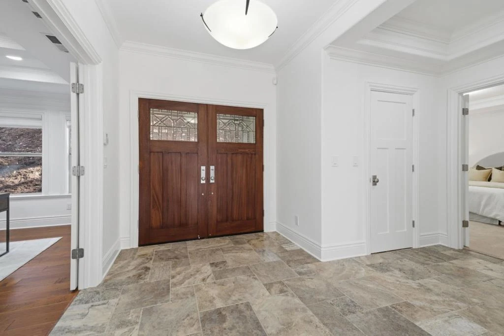 Interior 3