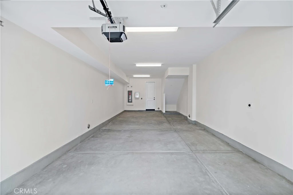 Interior 4