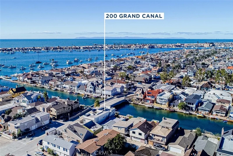 200 Grand Canal photo 2