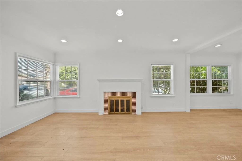 Interior 3