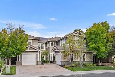 16 Vela Court