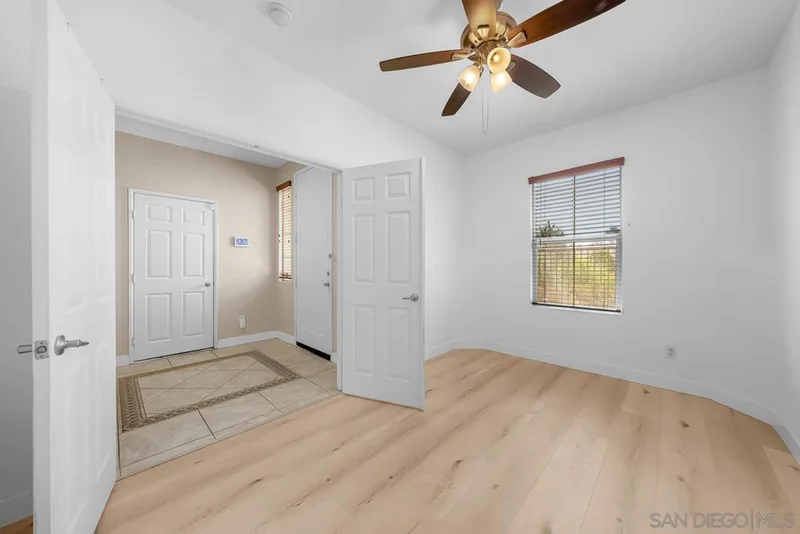 2281 Huntington Point Rd 139 photo 2