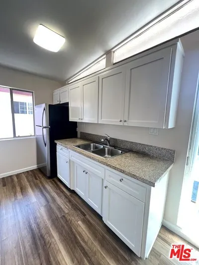 3704 Midvale Avenue 7 photo 2