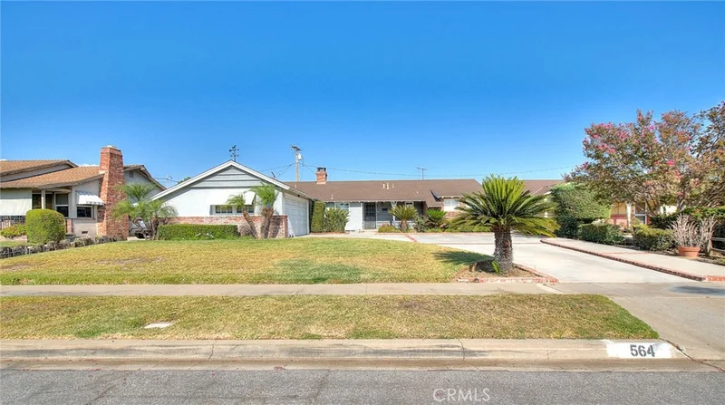 Photo 2 of 564 N Armel