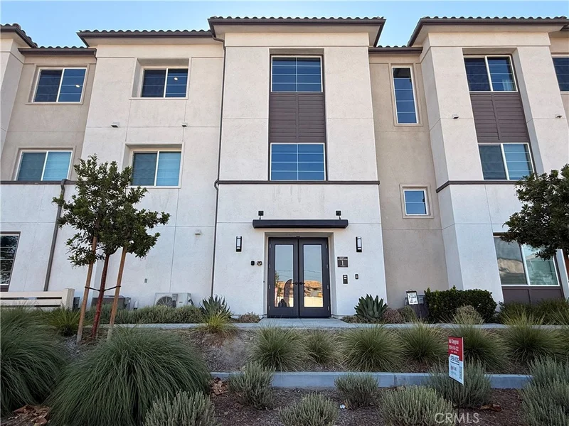 6123 Valentina way 204