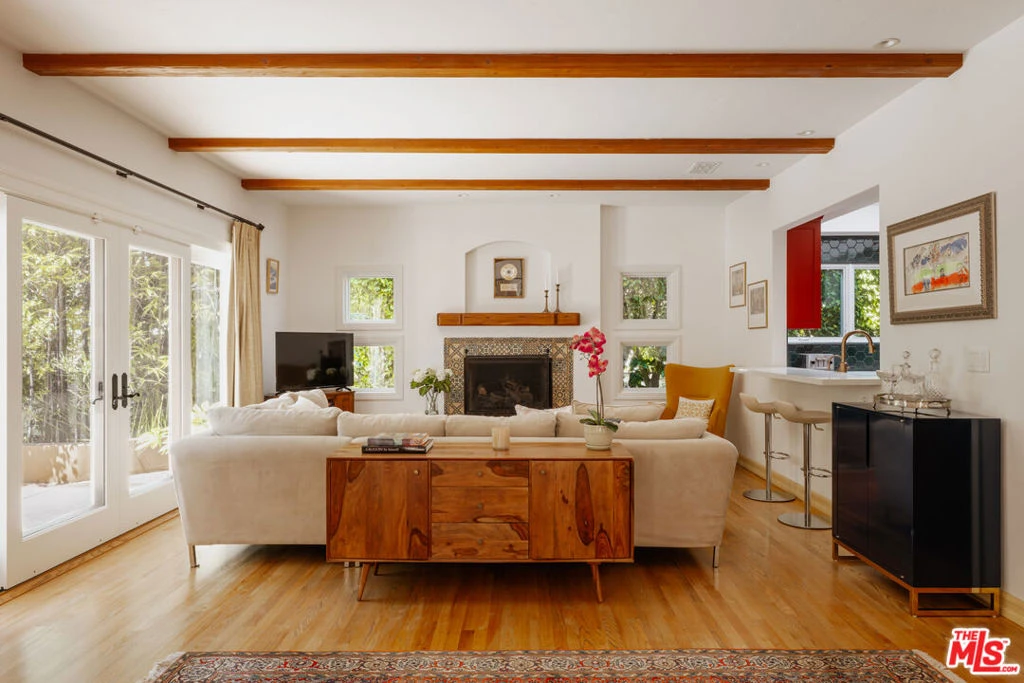 Interior 3
