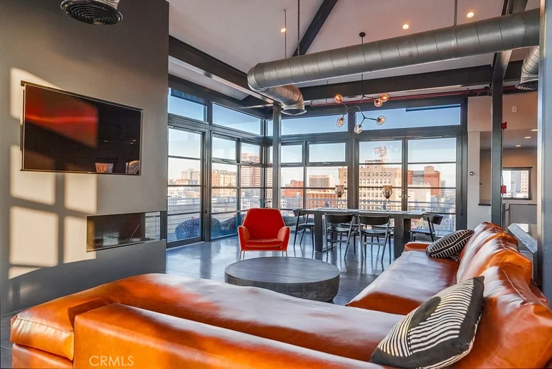 100 W 5th, Penthouse 9B