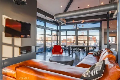 100 W 5th, Penthouse 9B