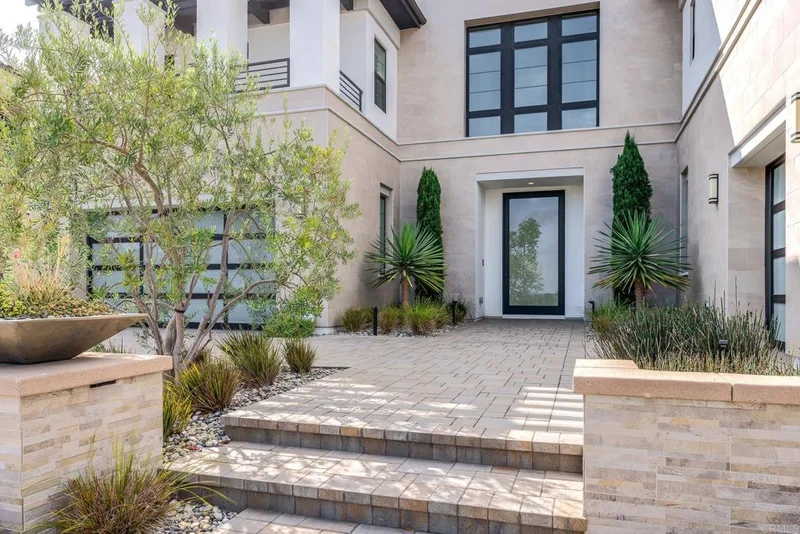6179 Summit Crest Circle