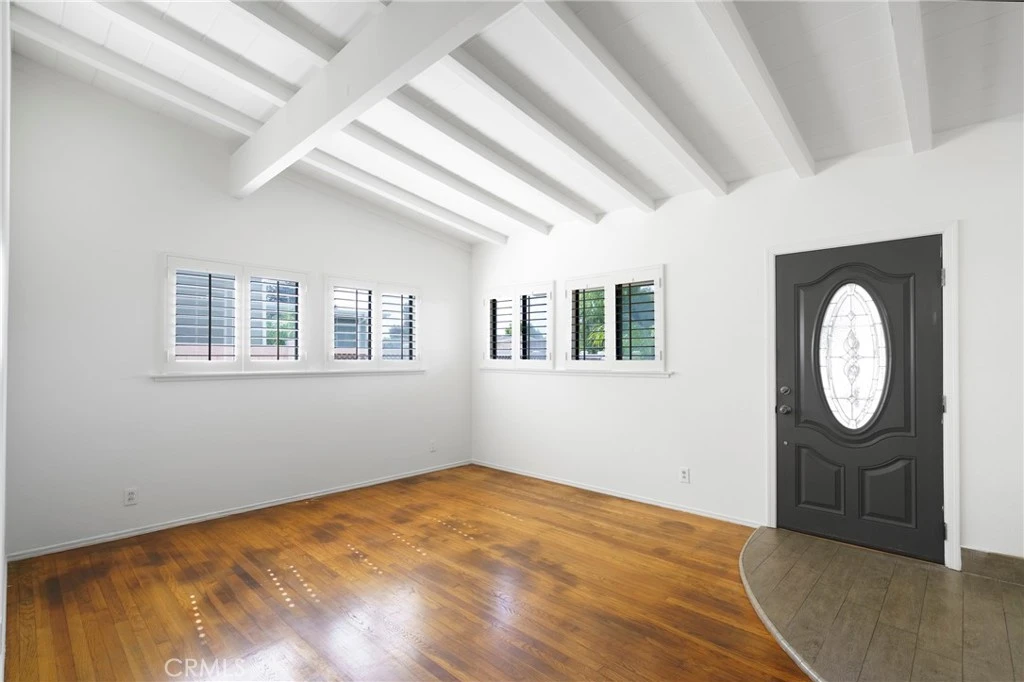 Interior 4