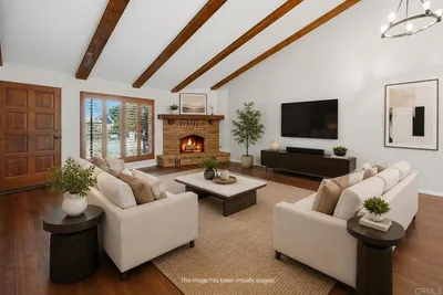 711 De Luz Road