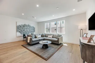 5005 Seashell Terrace photo 2