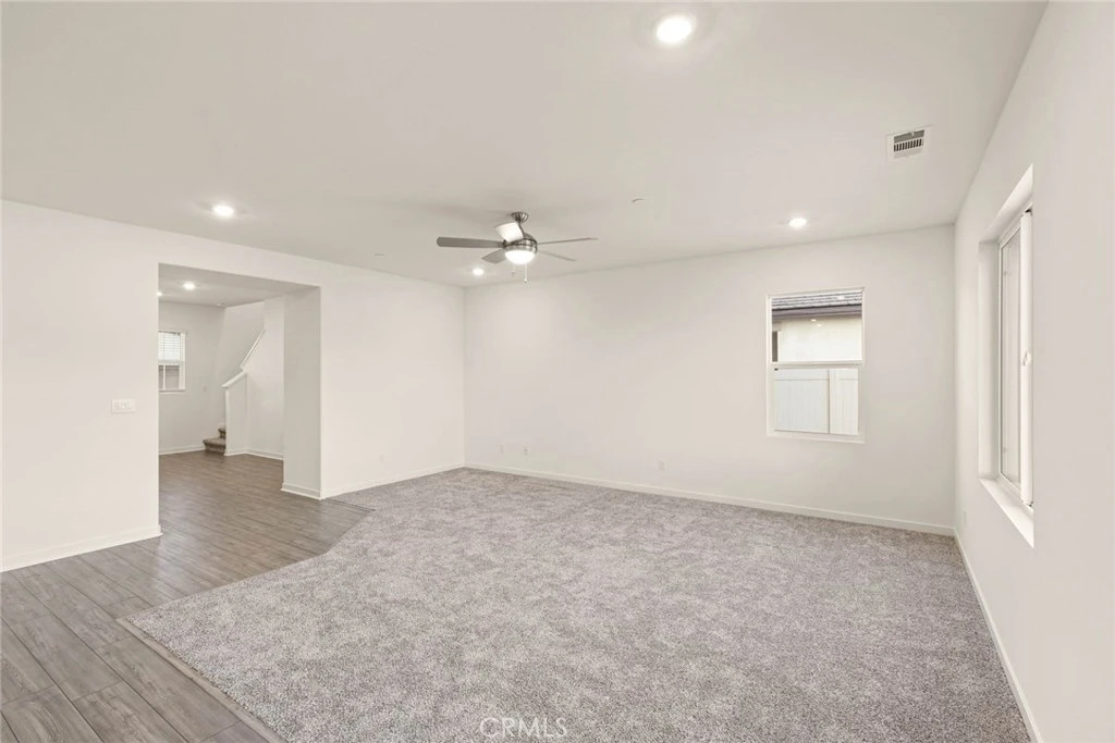 Interior 4