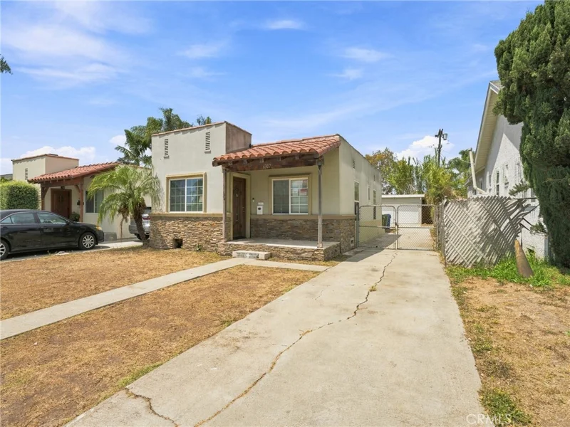 Photo 2 of 6307 S Harcourt Avenue