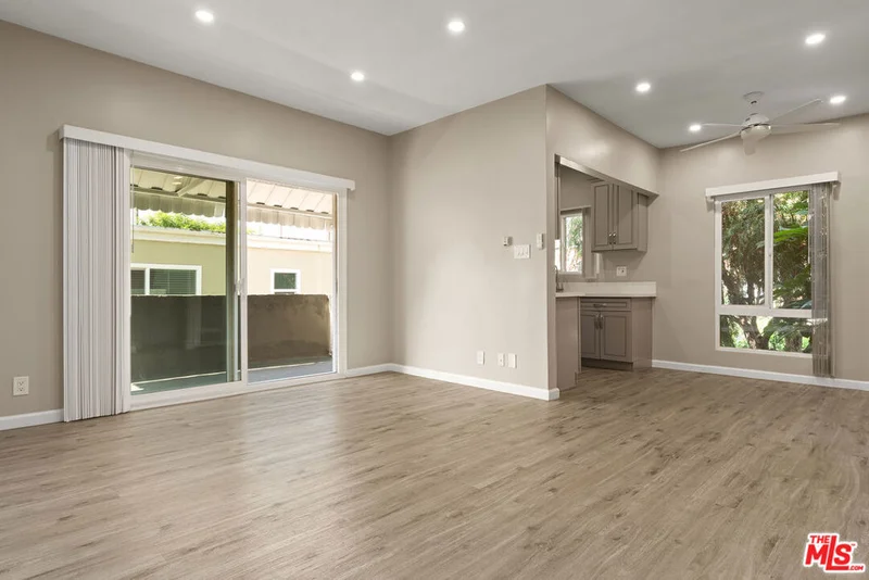 1232 N Mccadden Pl 4