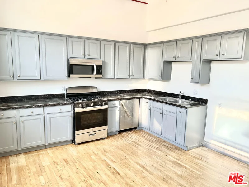 726 S Santa Fe Avenue 203