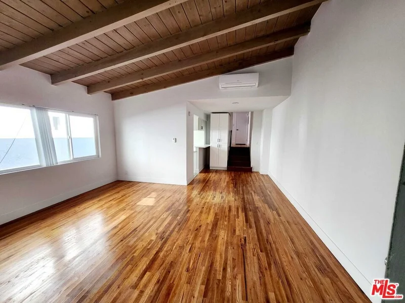 1951 Selby Avenue 7