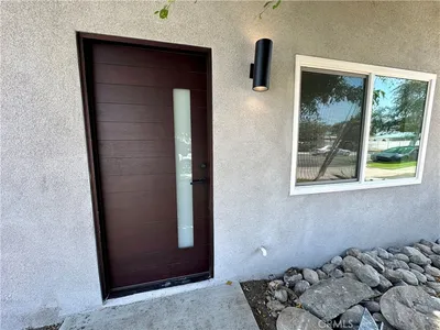 1944 W Valencia Drive photo 2